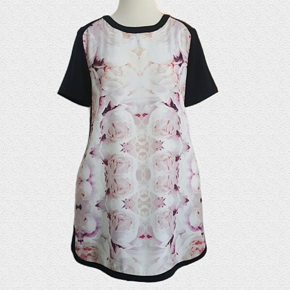Finders Keepers T-Shirt Dress Rose Print Navy Size L (AU 10-12) NWT - Picture 11 of 12